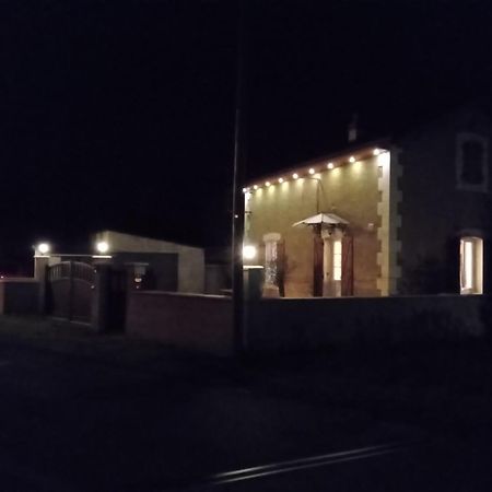 Le Petit Pays Montgivray Exterior foto