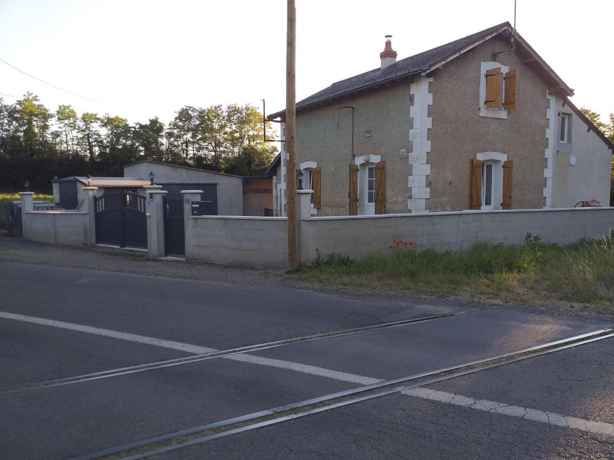 Le Petit Pays Montgivray Exterior foto