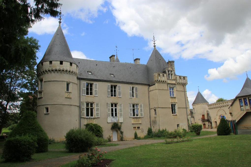 Le Petit Pays Montgivray Exterior foto